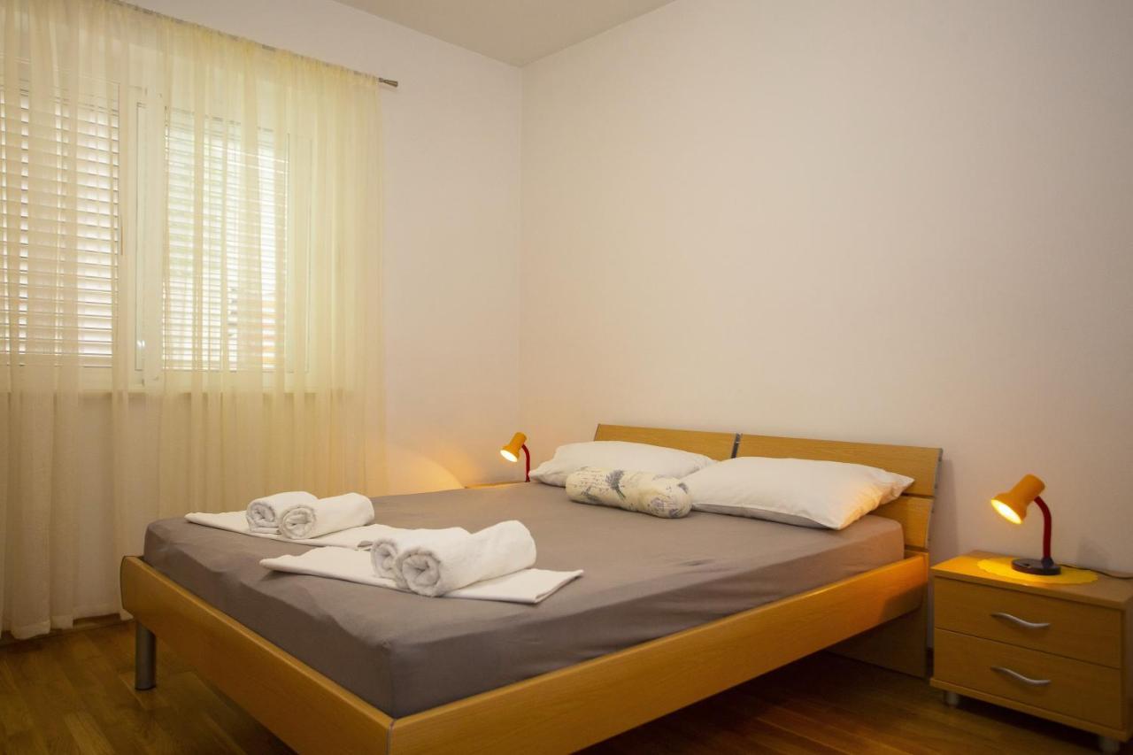 Apartments With A Parking Space Podgora, Makarska - 12816 Exterior photo
