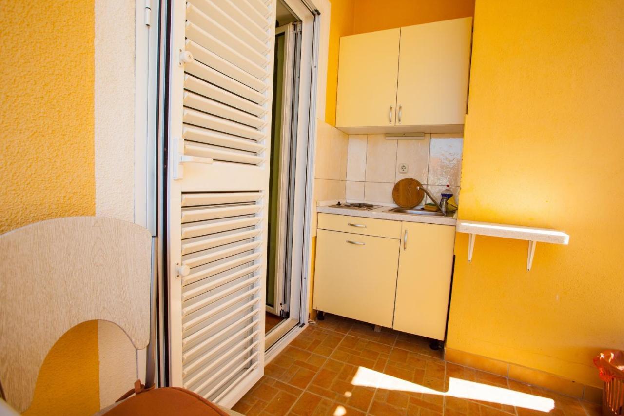 Apartments With A Parking Space Podgora, Makarska - 12816 Exterior photo