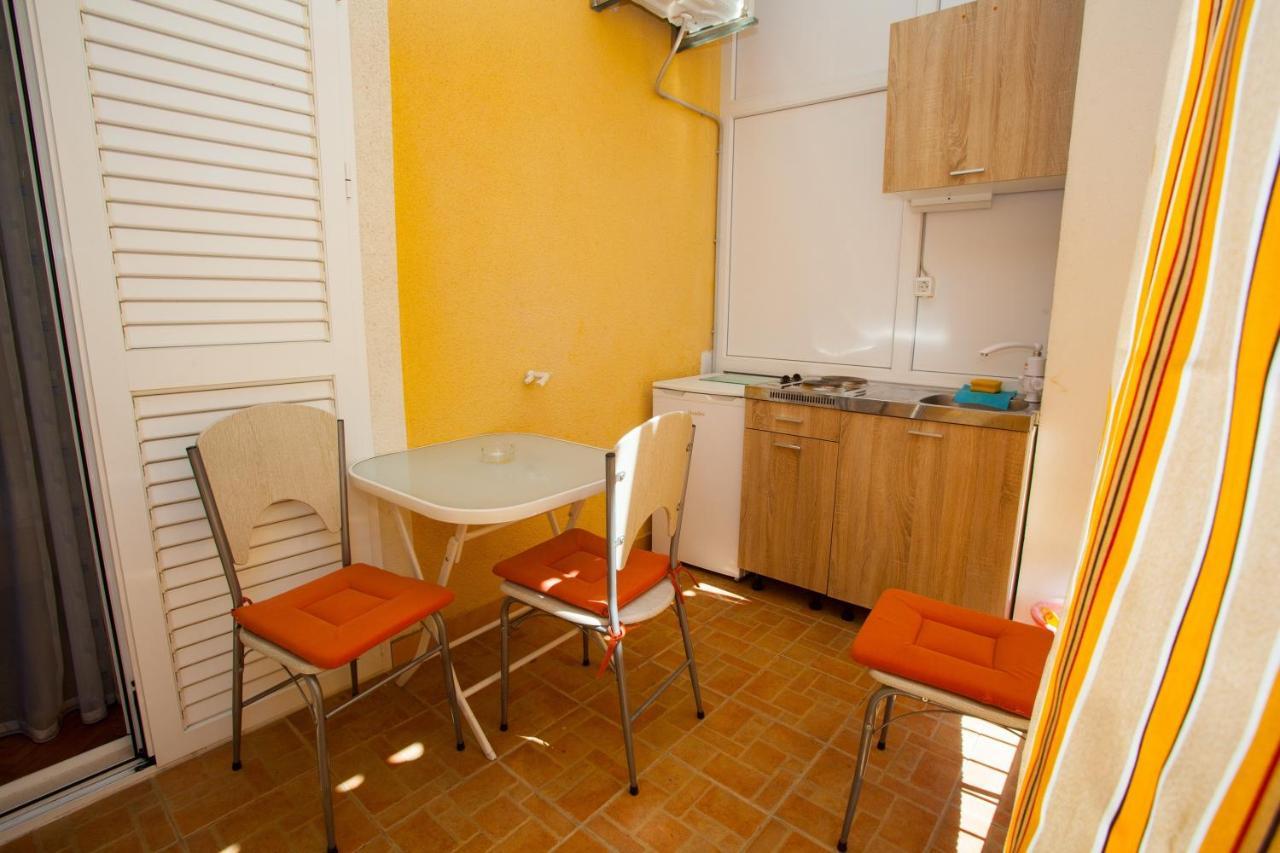 Apartments With A Parking Space Podgora, Makarska - 12816 Exterior photo