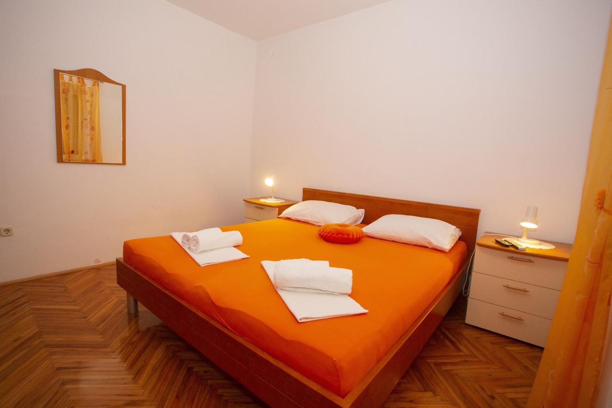 Apartments With A Parking Space Podgora, Makarska - 12816 Room photo