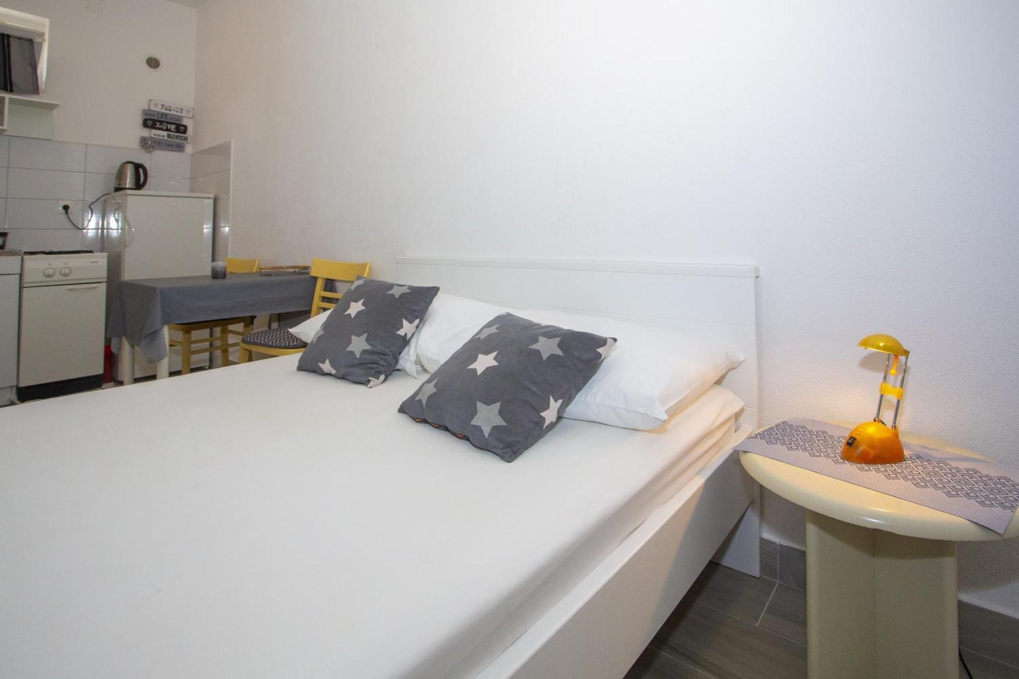 Apartments With A Parking Space Podgora, Makarska - 12816 Room photo