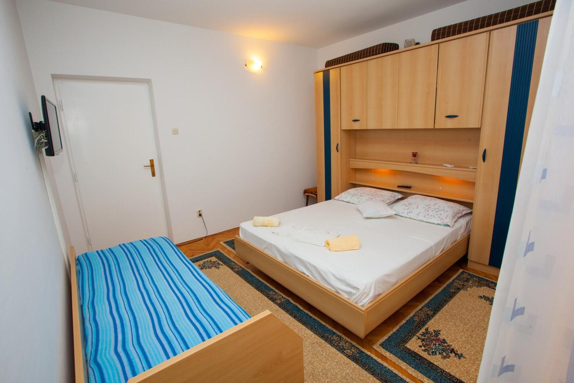 Apartments With A Parking Space Podgora, Makarska - 12816 Room photo